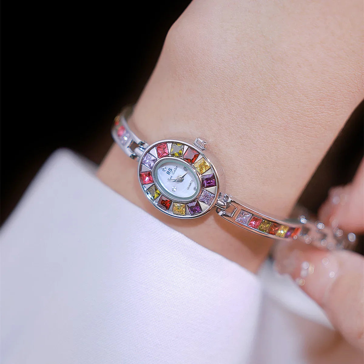 Elegant Luxury Zircon Quartz Watch for Women