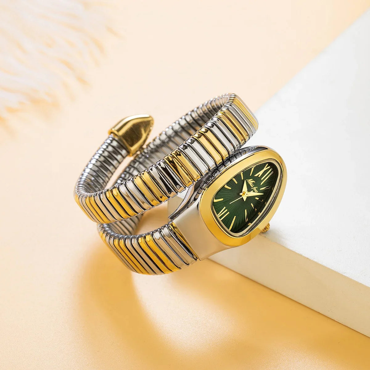 Luxury Snake-Shaped Quartz Watch for Women